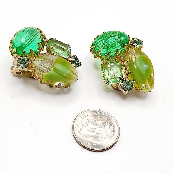 Vintage Green Glass Clip Earrings, Cupcake Setting, Mid-Century Jewelry - Picture 9 of 10